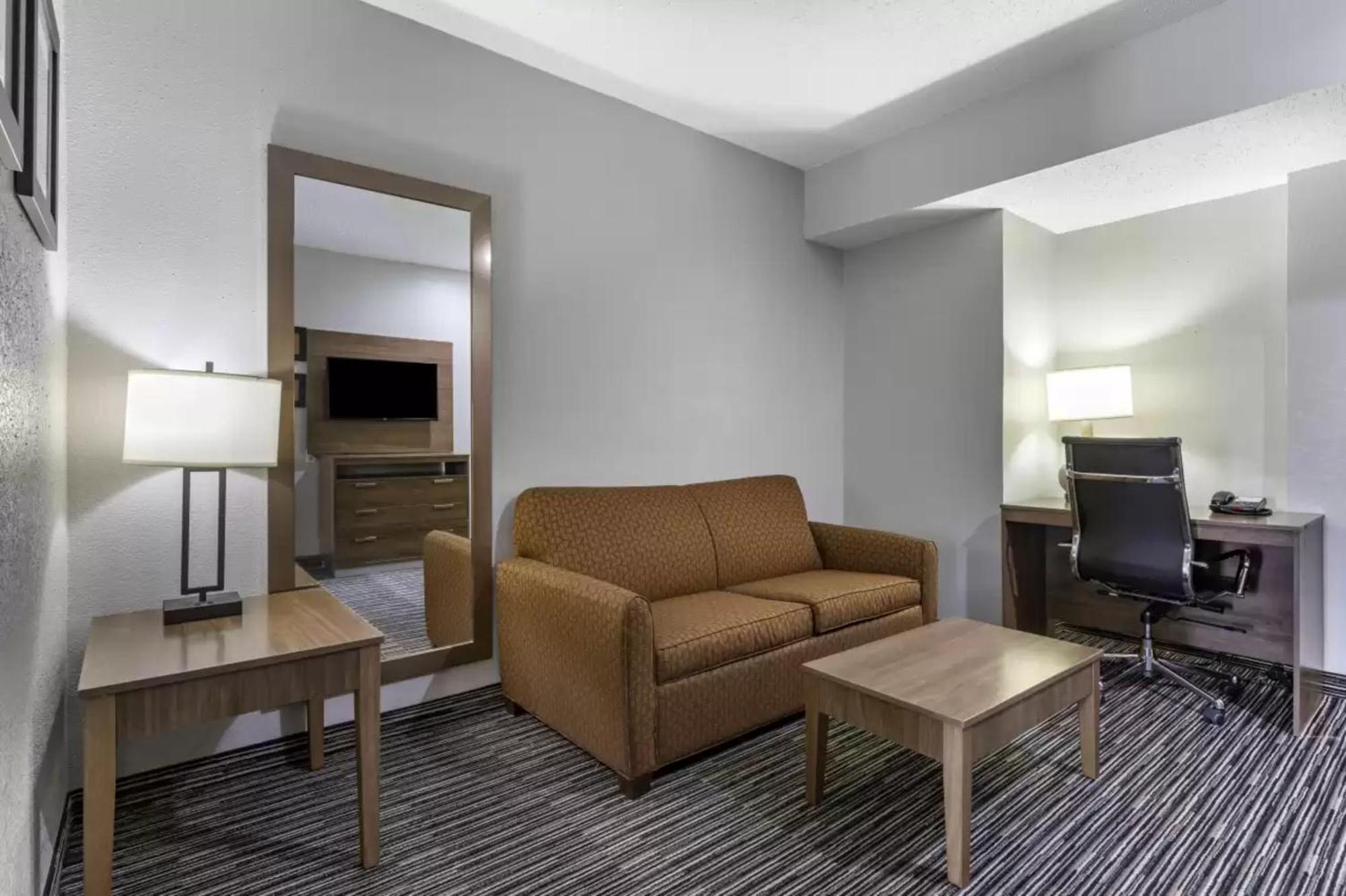 Quality Inn & Suites I-35 E-Walnut Hill Dallas Luaran gambar