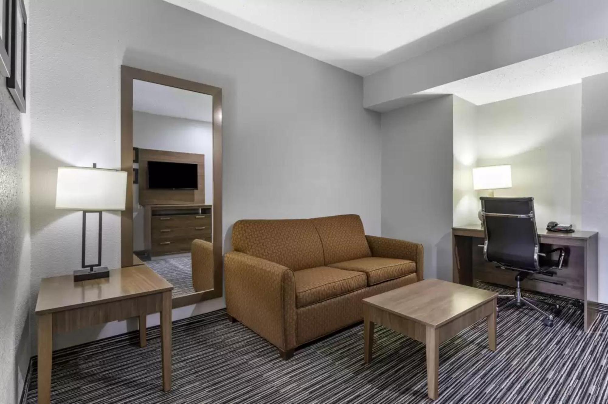 Quality Inn & Suites I-35 E-Walnut Hill Dallas Luaran gambar