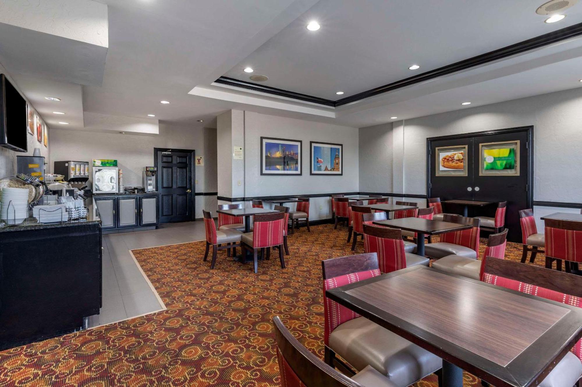 Quality Inn & Suites I-35 E-Walnut Hill Dallas Luaran gambar