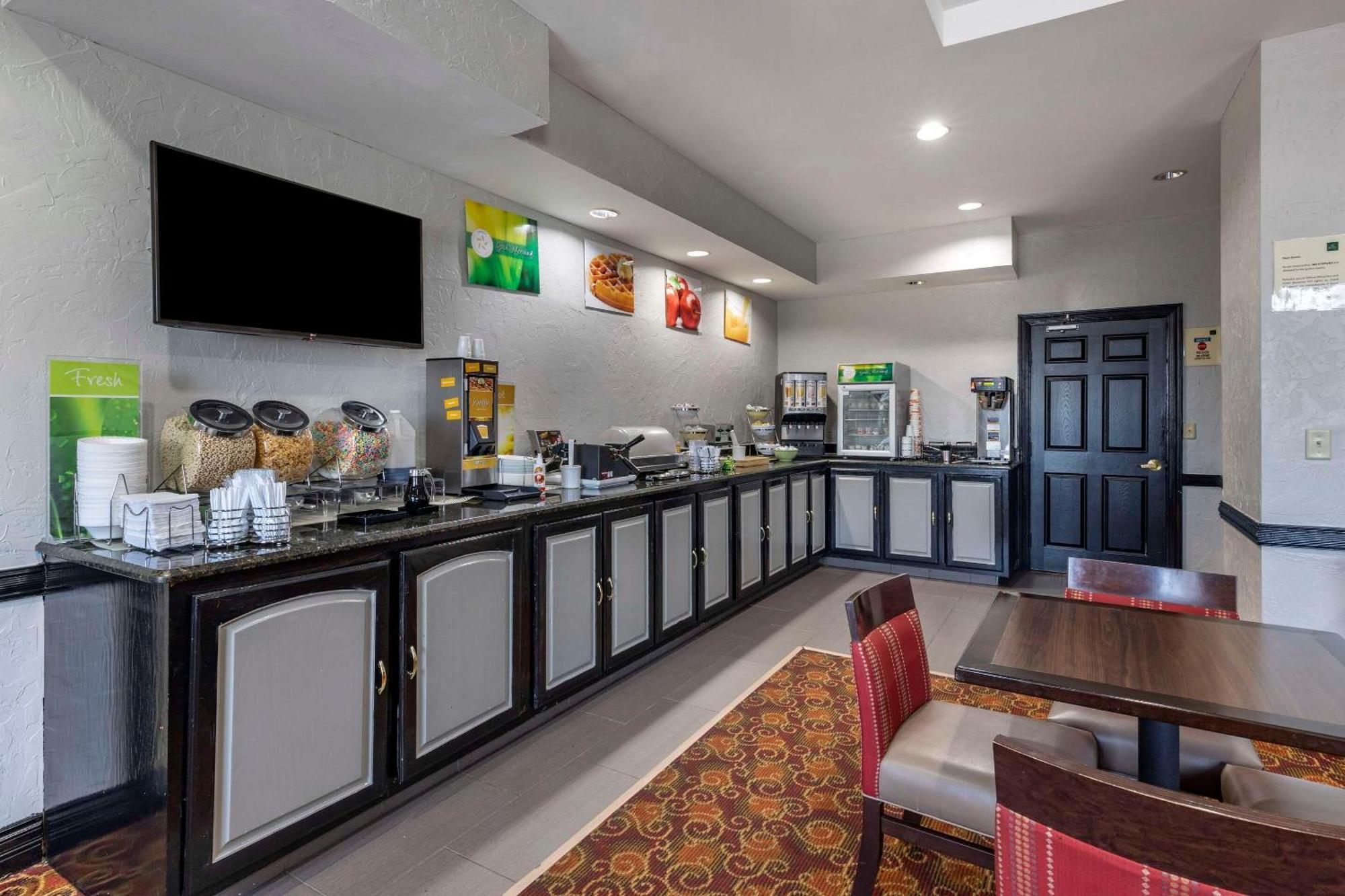 Quality Inn & Suites I-35 E-Walnut Hill Dallas Luaran gambar