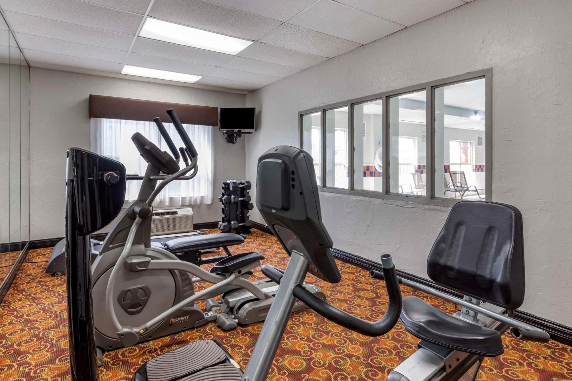 Quality Inn & Suites I-35 E-Walnut Hill Dallas Luaran gambar
