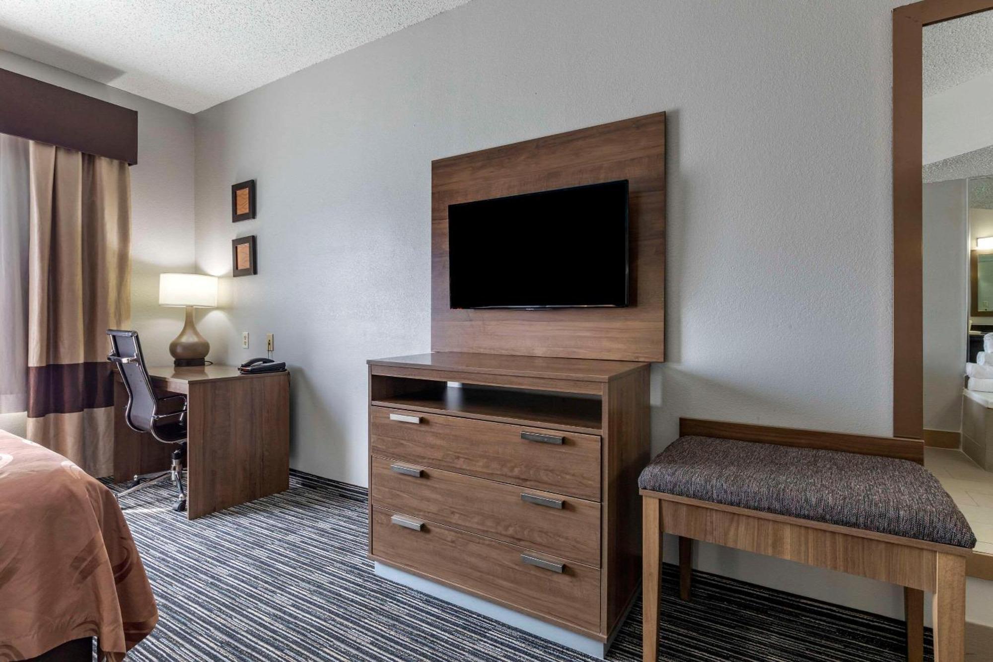 Quality Inn & Suites I-35 E-Walnut Hill Dallas Luaran gambar
