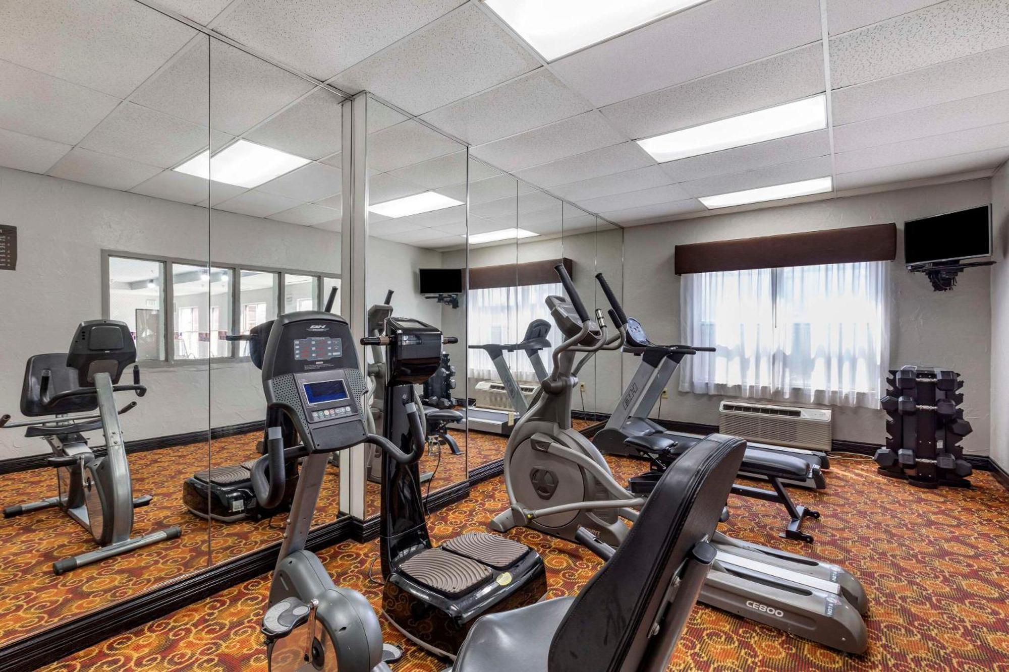 Quality Inn & Suites I-35 E-Walnut Hill Dallas Luaran gambar