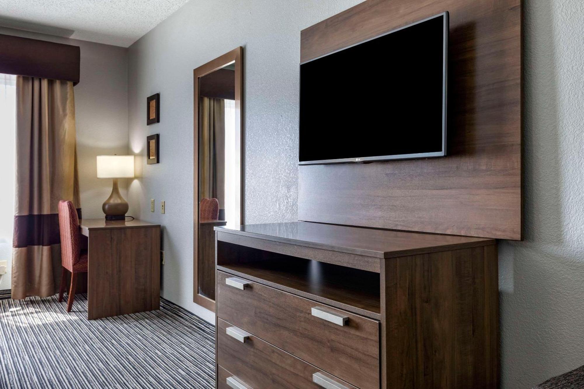 Quality Inn & Suites I-35 E-Walnut Hill Dallas Luaran gambar