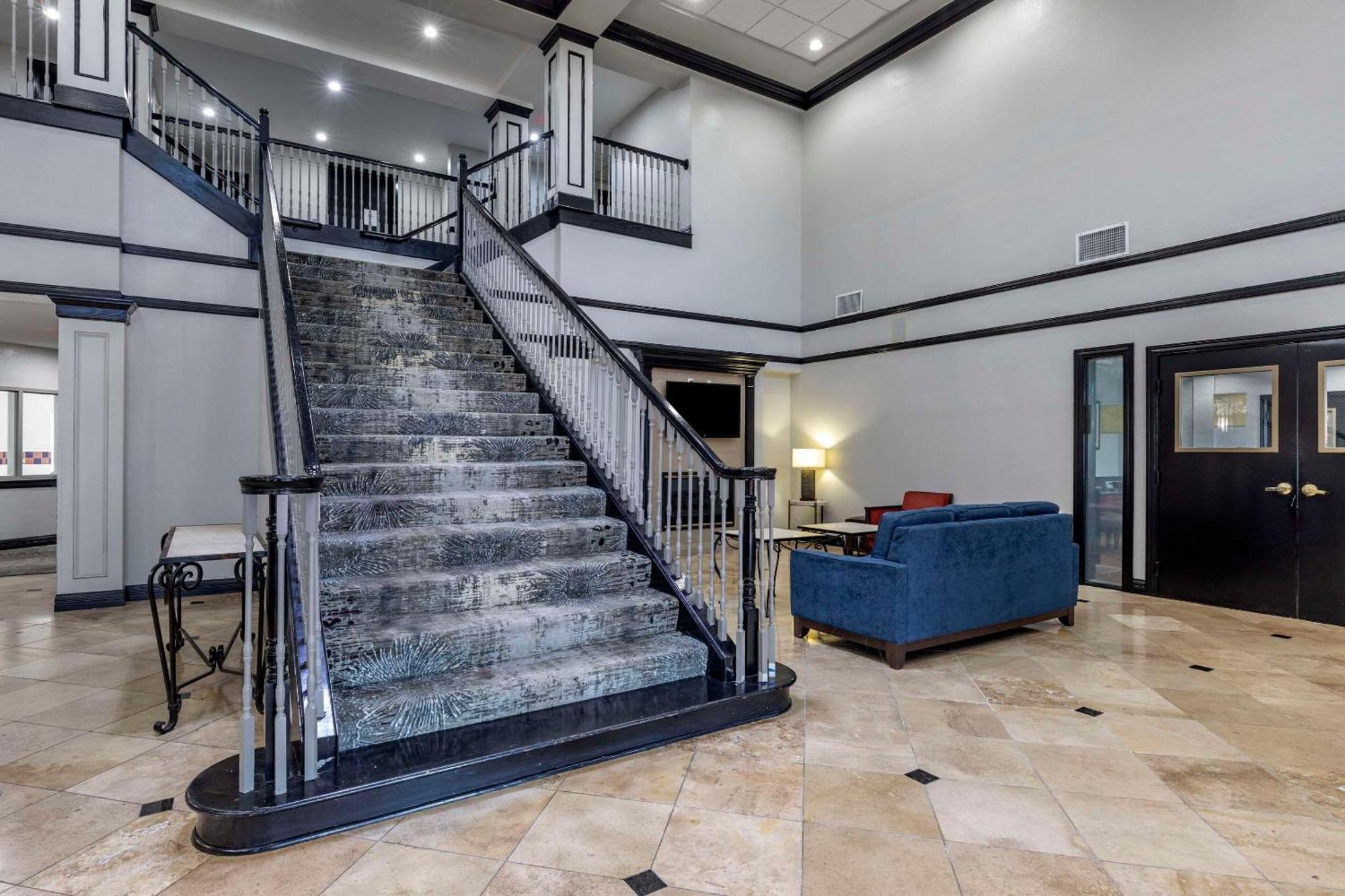 Quality Inn & Suites I-35 E-Walnut Hill Dallas Luaran gambar