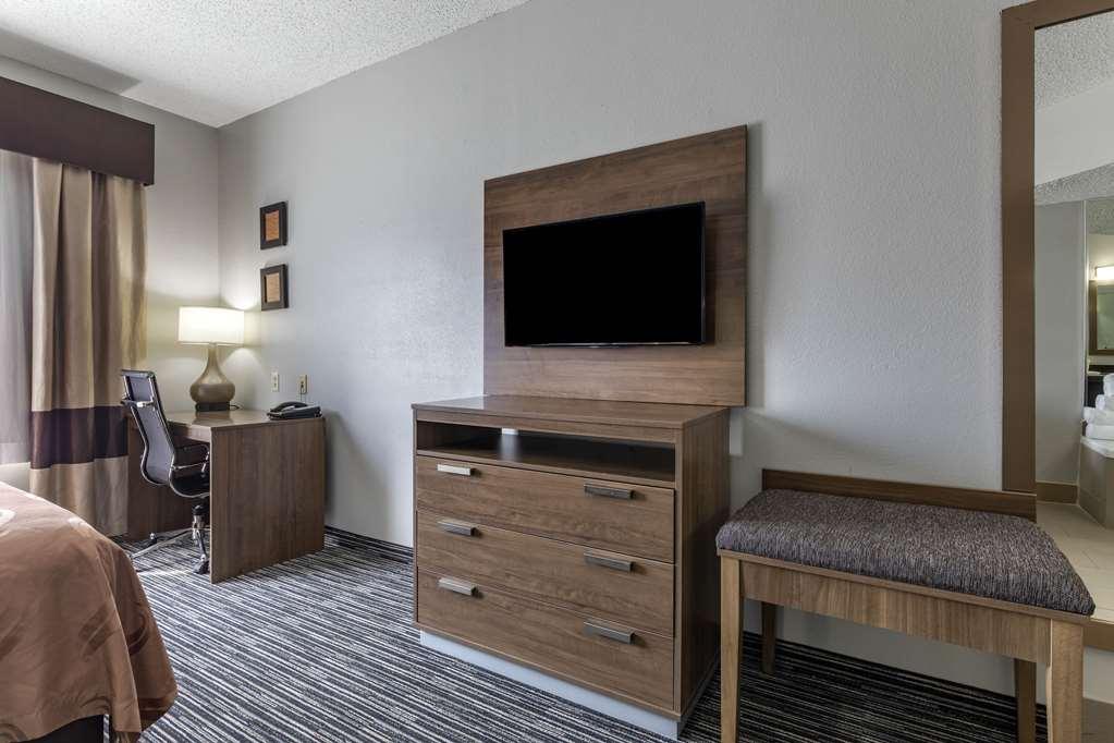 Quality Inn & Suites I-35 E-Walnut Hill Dallas Bilik gambar